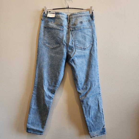Old Navy Rockstar Super Skinny High Rise SZ 12 light denim button fly denim - Picture 6 of 7